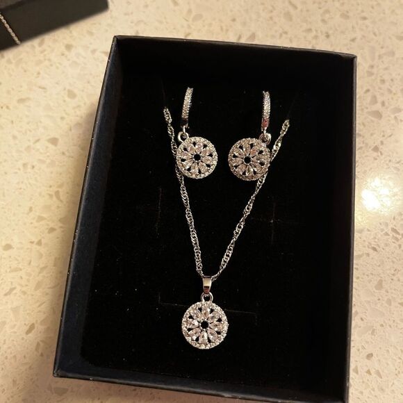 3pcs/set Elegant Flower Shaped Cubic Zirconia Jewelry Set With Jewelry Gift Box - Picture 9 of 11